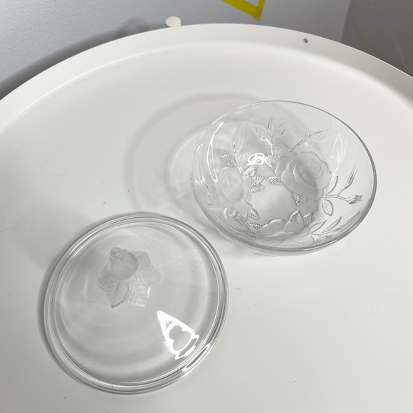 Glass Rose Bowl with Lid - Picture 4 of 4